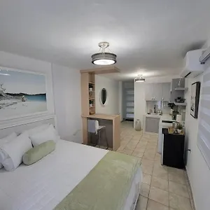 L & R Apartment